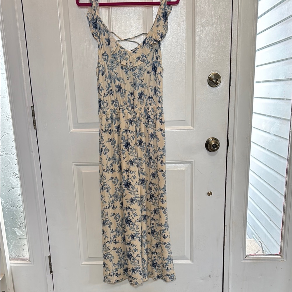 American Eagle Floral Blue and Cream Floral Jumpsuit Medium
